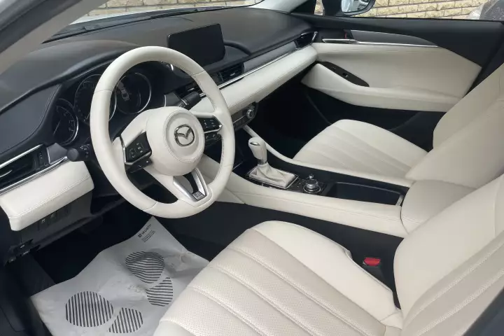 Mazda 6 в галерее работы студии автоинтерьера Carinterier